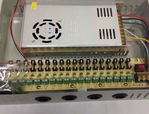 보호 단회전 과압 과압 12V 30A CCTV 전원 공급 상자