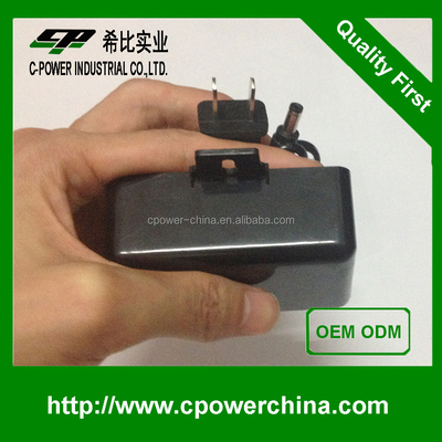 CE 인증과 24W 출력 전류와 함께 12V 2A 전 방수 비 보호 어댑터