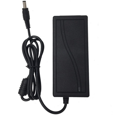 다재다능한 12v 6a AC DC 전원 공급 장치 100-240v 입력 및 여러 출력 옵션