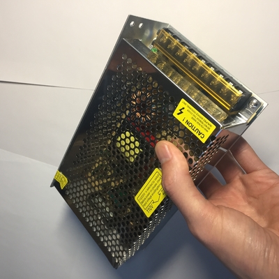 좋은 PCB 10a 20a 30a 출력 전압 24V의 LED CCTV에 대한 전원 공급 장치 출력 유형 단일
