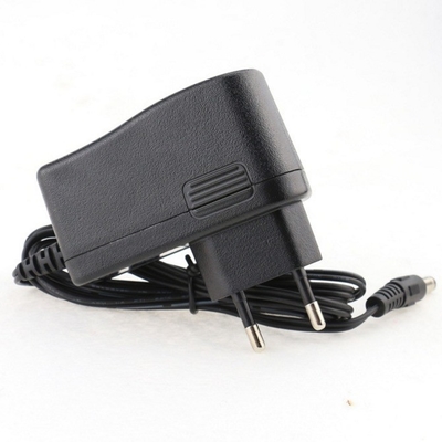 18W 전원 어댑터 100-240V AC 입력과 DC 12V 1.5A 출력 플러그 연결