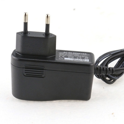 18W 전원 어댑터 100-240V AC 입력과 DC 12V 1.5A 출력 플러그 연결