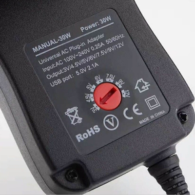 유니버설 조정 가능한 충전자 어댑터 3-12V 30W 2.1A USB 포트 출력형 DC 블랙