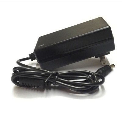 C-Power AC100-240V DC 20V 1A 20W 85% 효율을 가진 일정한 전압 전원 어댑터