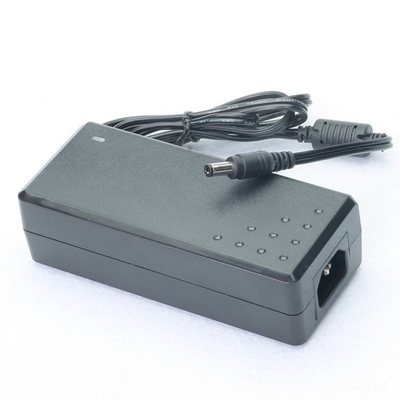데스크톱 연결 C 전원 일정한 전압 AC100-240V DC 15V 8A 120W 전원 어댑터