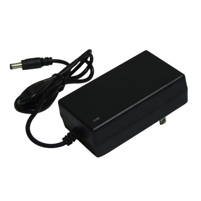 C-Power AC100-240V에서 DC5V 3.5A 전원 어댑터 CE 인증 및 5.5*2.1/2.5 DC
